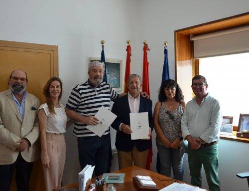 El Ayuntamiento y Grupo de teatro “Talía” firman un convenio de colaboración