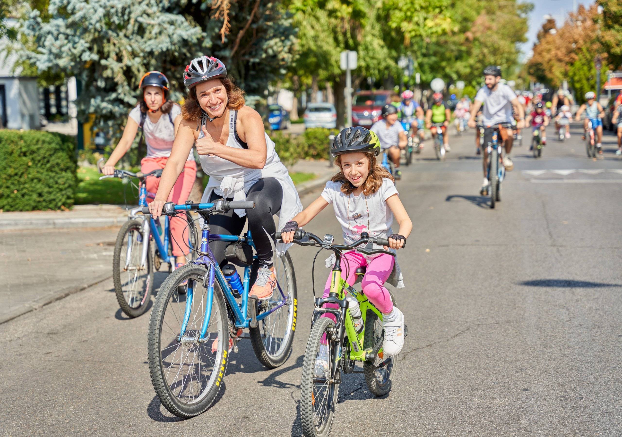 Participantes del paseo urbano.