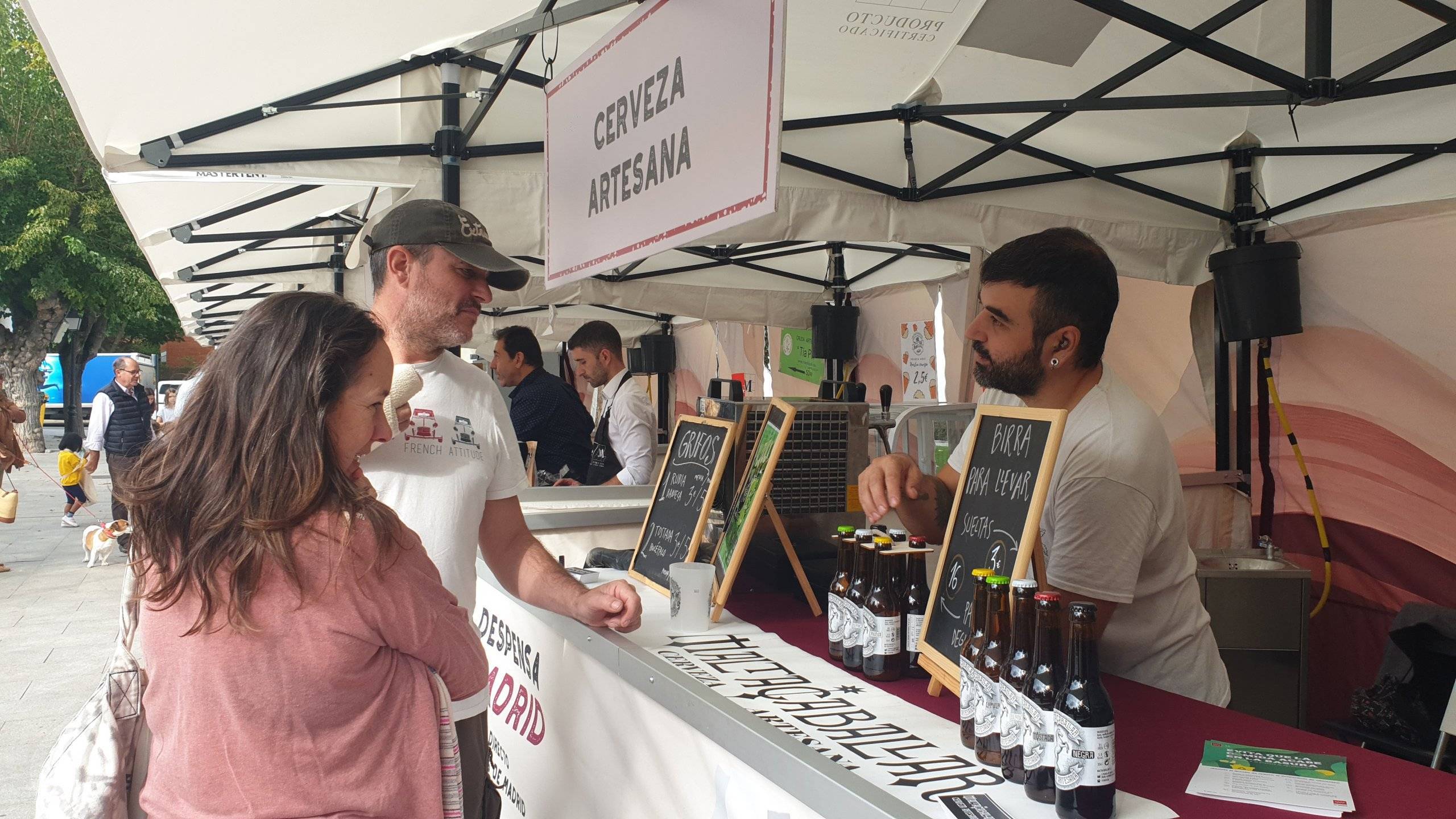 Uno de los puestos del mercado La Despensa de Madrid.