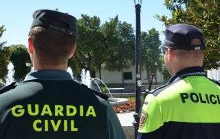 Imagen de la Policía Local y la Guardia Civil.