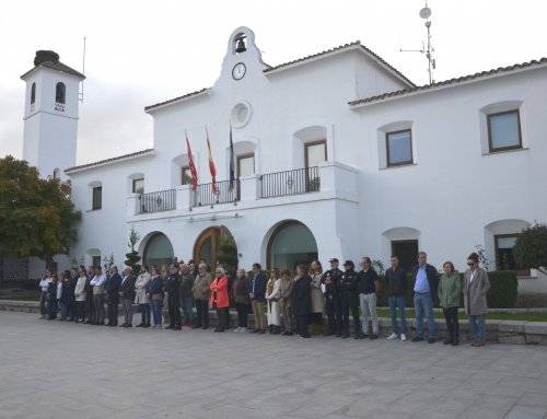 Minuto de silencio por las víctimas de las fuertes lluvias provocadas por la DANA