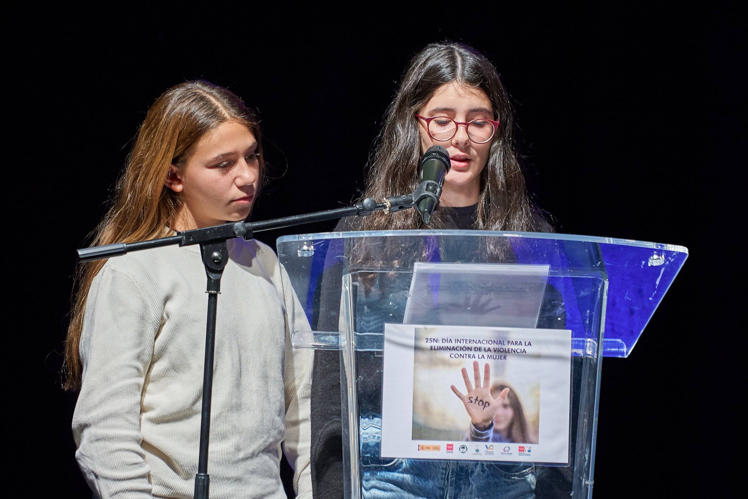 Alumnas del CEIPSO Padre Garralda durante la lectura del manifiesto.