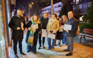 Imagen del jurado durante la visita a los establecimientos participantes.