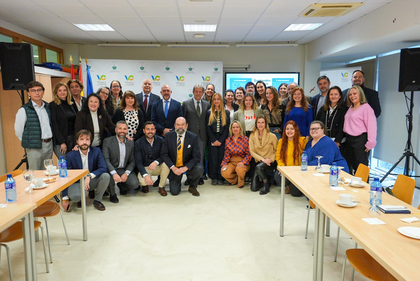 Foto de grupo de los participantes en el desayuno de trabajo de las Jornadas del Emprendedor y la Empresa.